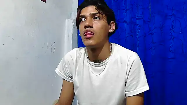 Snapshot of Samuelsince chatting on April 7, 2026, 8:37 am Samuelsince online show from April 7, 2026, 8:37 am