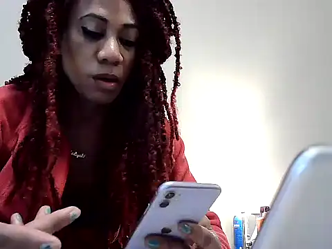 Snapshot of CaramelDipper chatting on February 22, 2025, 6:30 pm CaramelDipper online show from February 22, 2025, 6:30 pm