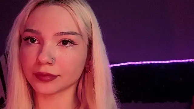 Snapshot of SandraBoyl chatting on November 21, 2025, 9:19 am SandraBoyl online show from November 21, 2025, 9:19 am