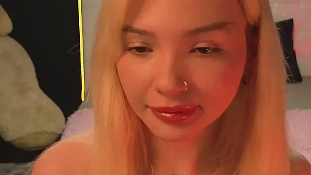 Snapshot of SandraBoyl chatting on November 28, 2025, 2:14 am SandraBoyl online show from November 28, 2025, 2:14 am