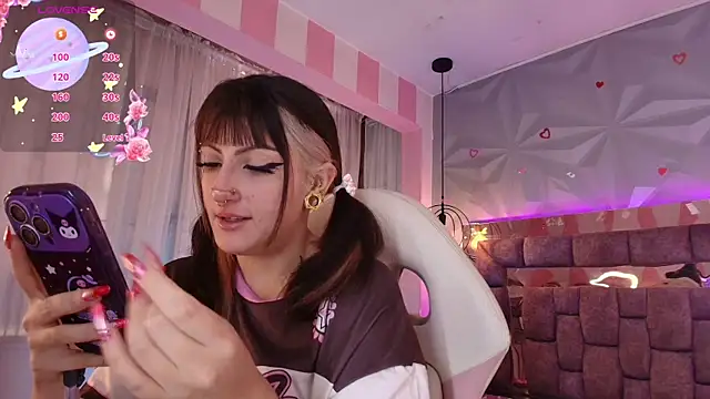 Snapshot of Candy_morgan412 chatting on September 28, 2025, 12:43 pm Candy morgan412 online show from September 28, 2025, 12:43 pm