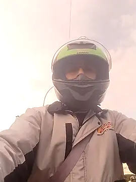 Snapshot of Rejy1992 chatting on November 13, 2025, 10:30 pm Rejy1992 online show from November 13, 2025, 10:30 pm