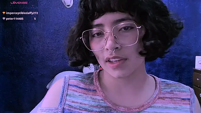 NinaYellow online show from December 2, 2024, 5:15 pm