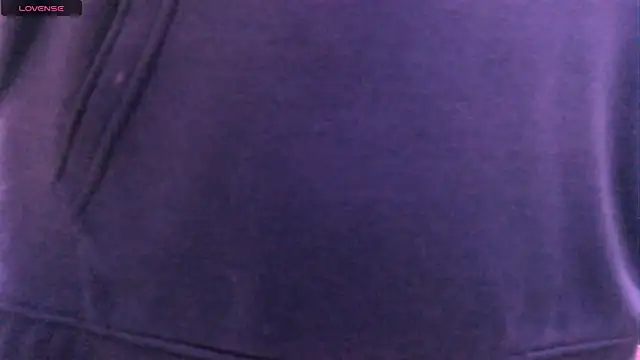 NinaYellow online show from September 12, 2025, 3:17 am