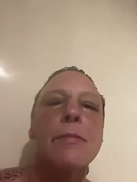 Everlyrose27 online show from January 9, 2025, 2:33 am