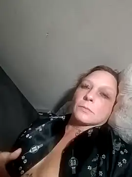 Everlyrose27 online show from January 18, 2025, 4:26 am