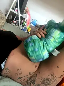 Everlyrose27 online show from September 16, 2025, 4:19 pm