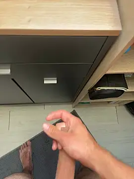 Mecchaud06 online show from April 27, 2026, 5:33 pm