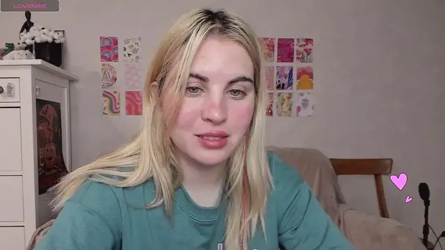 Snapshot of pawpaws chatting on December 22, 2024, 11:22 am pawpaws online show from December 22, 2024, 11:22 am