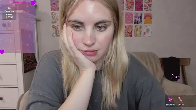 Snapshot of pawpaws chatting on December 28, 2024, 8:25 pm pawpaws online show from December 28, 2024, 8:25 pm