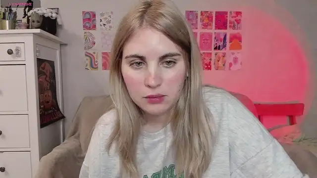 Snapshot of pawpaws chatting on January 14, 2025, 11:20 am pawpaws online show from January 14, 2025, 11:20 am