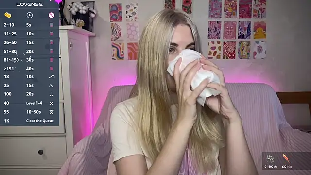 Snapshot of pawpaws chatting on October 9, 2025, 6:33 am pawpaws online show from October 9, 2025, 6:33 am