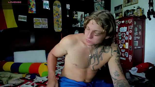 Tom Krakow online show from November 1, 2025, 6:21 pm