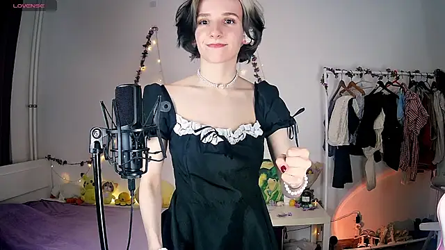 Snapshot of Violet_Veliya chatting on March 2, 2025, 5:58 pm Violet Veliya online show from March 2, 2025, 5:58 pm