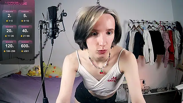 Snapshot of Violet_Veliya chatting on March 7, 2025, 7:16 pm Violet Veliya online show from March 7, 2025, 7:16 pm