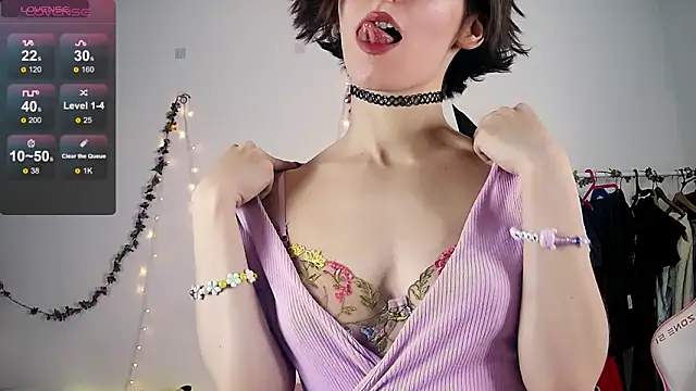 Snapshot of Violet_Veliya chatting on October 9, 2025, 4:05 pm Violet Veliya online show from October 9, 2025, 4:05 pm