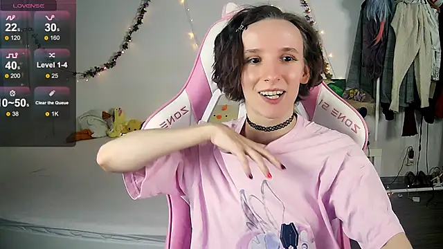 Snapshot of Violet_Veliya chatting on October 31, 2025, 5:47 pm Violet Veliya online show from October 31, 2025, 5:47 pm