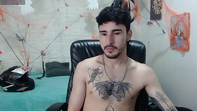 Snapshot of DmitriSanders chatting on December 7, 2024, 12:30 am DmitriSanders online show from December 7, 2024, 12:30 am