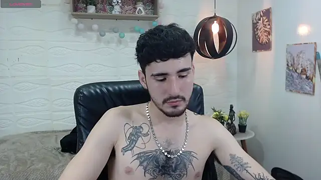 Snapshot of DmitriSanders chatting on January 10, 2025, 2:25 am DmitriSanders online show from January 10, 2025, 2:25 am