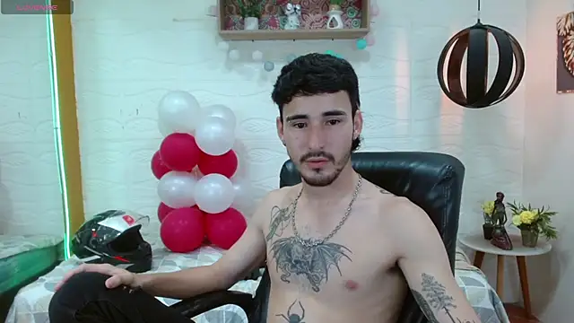 Snapshot of DmitriSanders chatting on February 26, 2025, 11:37 pm DmitriSanders online show from February 26, 2025, 11:37 pm