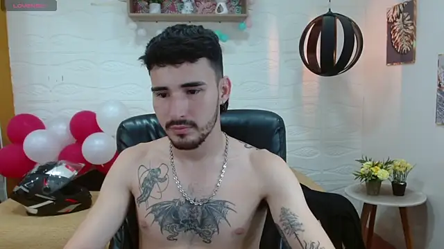 Snapshot of DmitriSanders chatting on March 4, 2025, 9:00 pm DmitriSanders online show from March 4, 2025, 9:00 pm