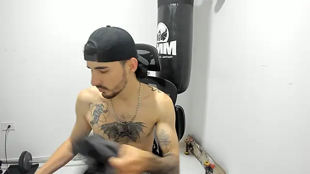 Snapshot of DmitriSanders chatting on September 10, 2025, 8:09 pm DmitriSanders online show from September 10, 2025, 8:09 pm