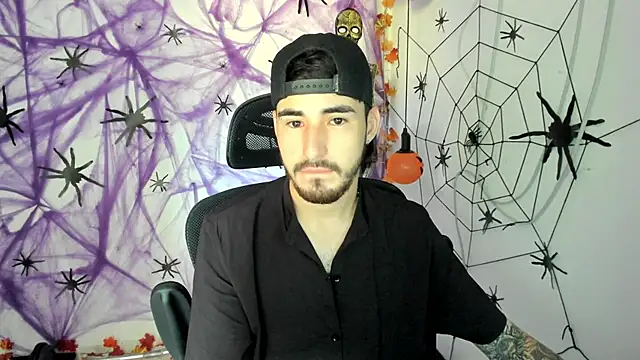 Snapshot of DmitriSanders chatting on October 21, 2025, 4:41 pm DmitriSanders online show from October 21, 2025, 4:41 pm