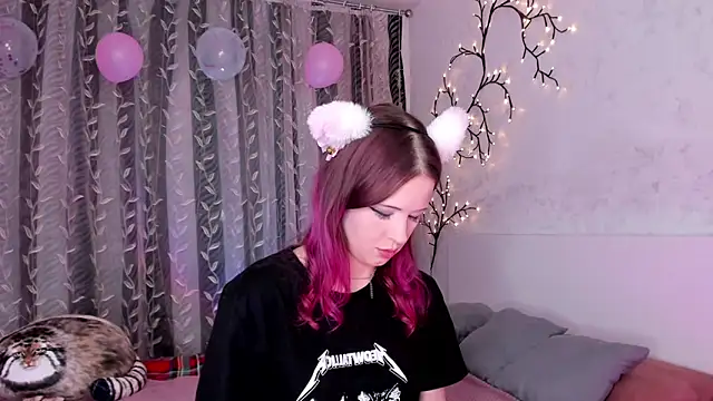 Snapshot of space_cowgirl chatting on February 19, 2025, 3:39 am space cowgirl online show from February 19, 2025, 3:39 am