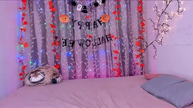 Snapshot of space_cowgirl chatting on November 8, 2025, 7:01 pm space cowgirl online show from November 8, 2025, 7:01 pm