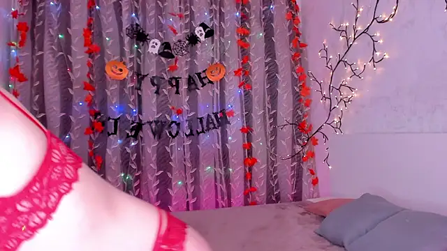 Snapshot of space_cowgirl chatting on November 18, 2025, 10:20 am space cowgirl online show from November 18, 2025, 10:20 am