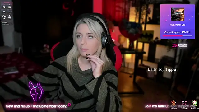 Lisaonthemoon online show from December 18, 2024, 11:40 pm