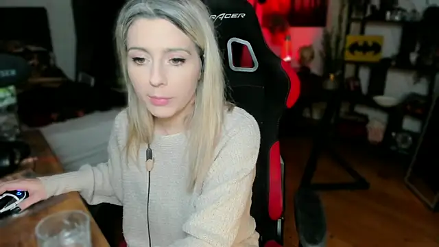 Lisaonthemoon online show from March 16, 2025, 6:12 pm