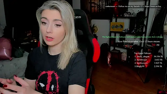 Snapshot of Lisaonthemoon chatting on February 15, 2026, 8:38 pm Lisaonthemoon online show from February 15, 2026, 8:38 pm