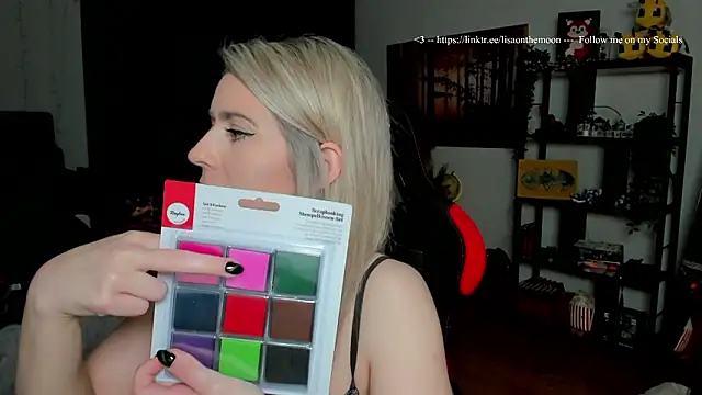 Snapshot of Lisaonthemoon chatting on February 25, 2026, 7:45 pm Lisaonthemoon online show from February 25, 2026, 7:45 pm