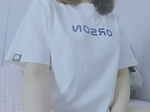 Linh diudang online show from September 13, 2025, 2:33 am