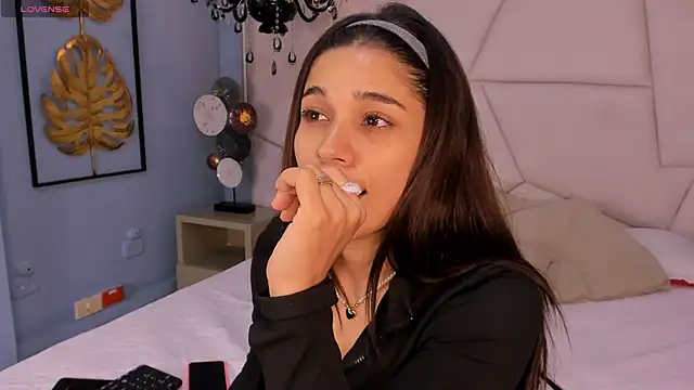 bellaa becca online show from November 21, 2025, 6:39 pm