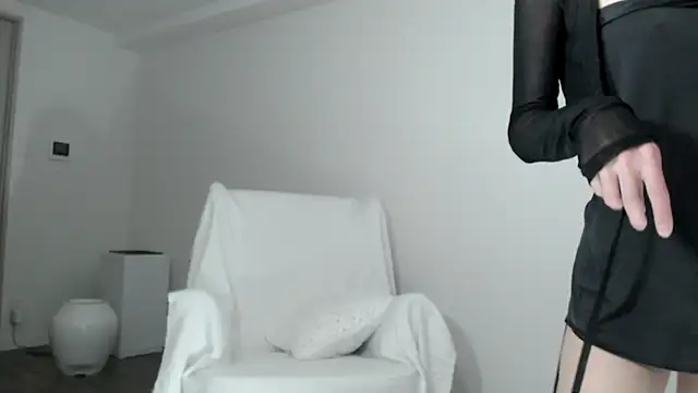 Lily 0000 online show from March 12, 2025, 5:49 pm