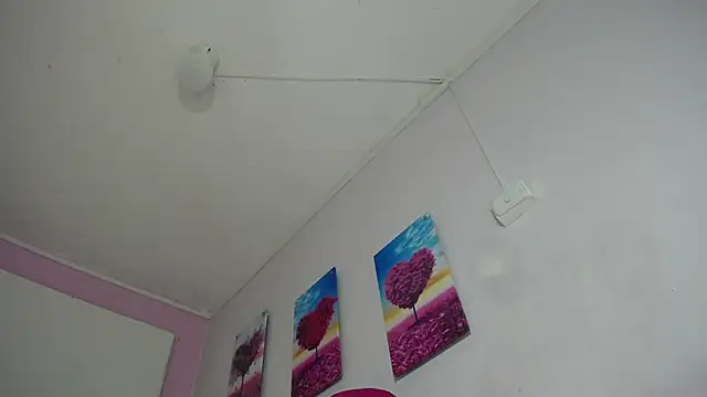 Snapshot of KEYRA-MILLER- chatting on September 20, 2025, 1:50 am KEYRA-MILLER- online show from September 20, 2025, 1:50 am