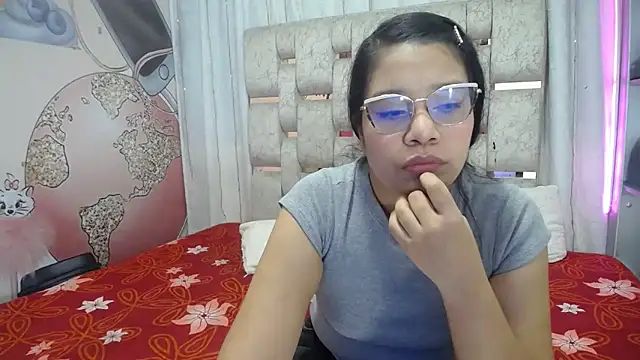 Snapshot of KEYRA-MILLER- chatting on November 29, 2025, 2:47 am KEYRA-MILLER- online show from November 29, 2025, 2:47 am