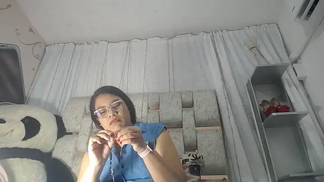 Snapshot of KEYRA-MILLER- chatting on February 23, 2026, 1:47 am KEYRA-MILLER- online show from February 23, 2026, 1:47 am