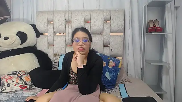 Snapshot of KEYRA-MILLER- chatting on February 26, 2026, 1:59 am KEYRA-MILLER- online show from February 26, 2026, 1:59 am