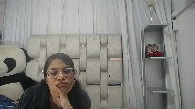 Snapshot of KEYRA-MILLER- chatting on February 27, 2026, 2:22 am KEYRA-MILLER- online show from February 27, 2026, 2:22 am