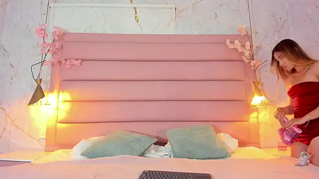 Lezy  online show from October 15, 2025, 7:36 pm