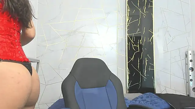 Cloeandtyfanny online show from September 19, 2025, 3:19 am