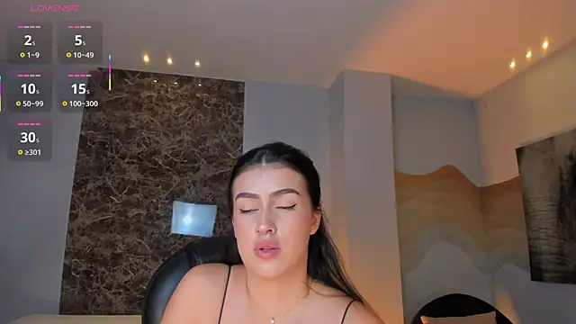 PaulinaSantos  online show from May 30, 2026, 8:06 pm