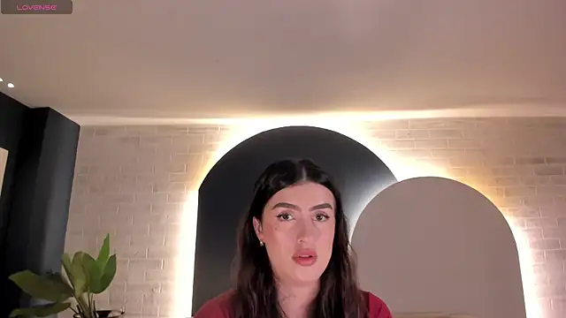 PaulinaSantos  online show from June 3, 2026, 7:08 pm