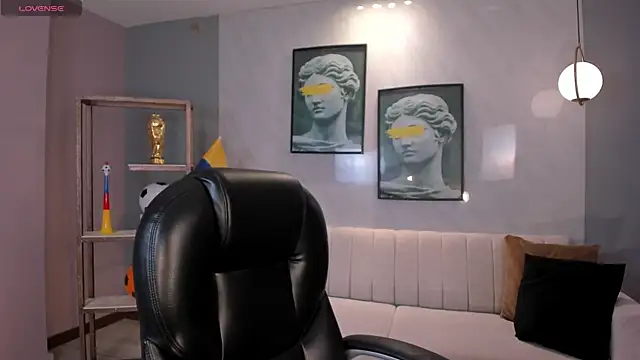 Snapshot of PaulinaSantos_ chatting on June 18, 2026, 8:24 pm PaulinaSantos online show from June 18, 2026, 8:24 pm