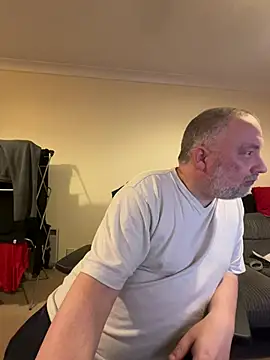 LondonTeffy online show from March 18, 2025, 10:04 pm