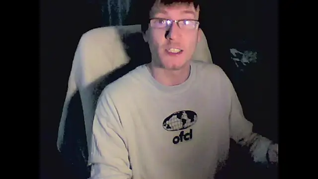 Snapshot of Itsnotting834 chatting on December 6, 2024, 8:29 pm Itsnotting834 online show from December 6, 2024, 8:29 pm