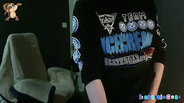 Snapshot of Itsnotting834 chatting on February 14, 2025, 8:05 pm Itsnotting834 online show from February 14, 2025, 8:05 pm